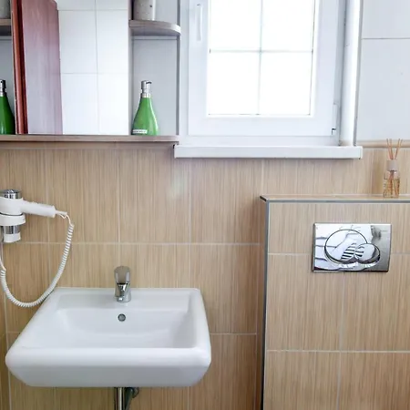 Bastion Bed & Breakfast 3*
